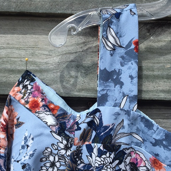 Cold shoulder floral - Picture 2 of 6